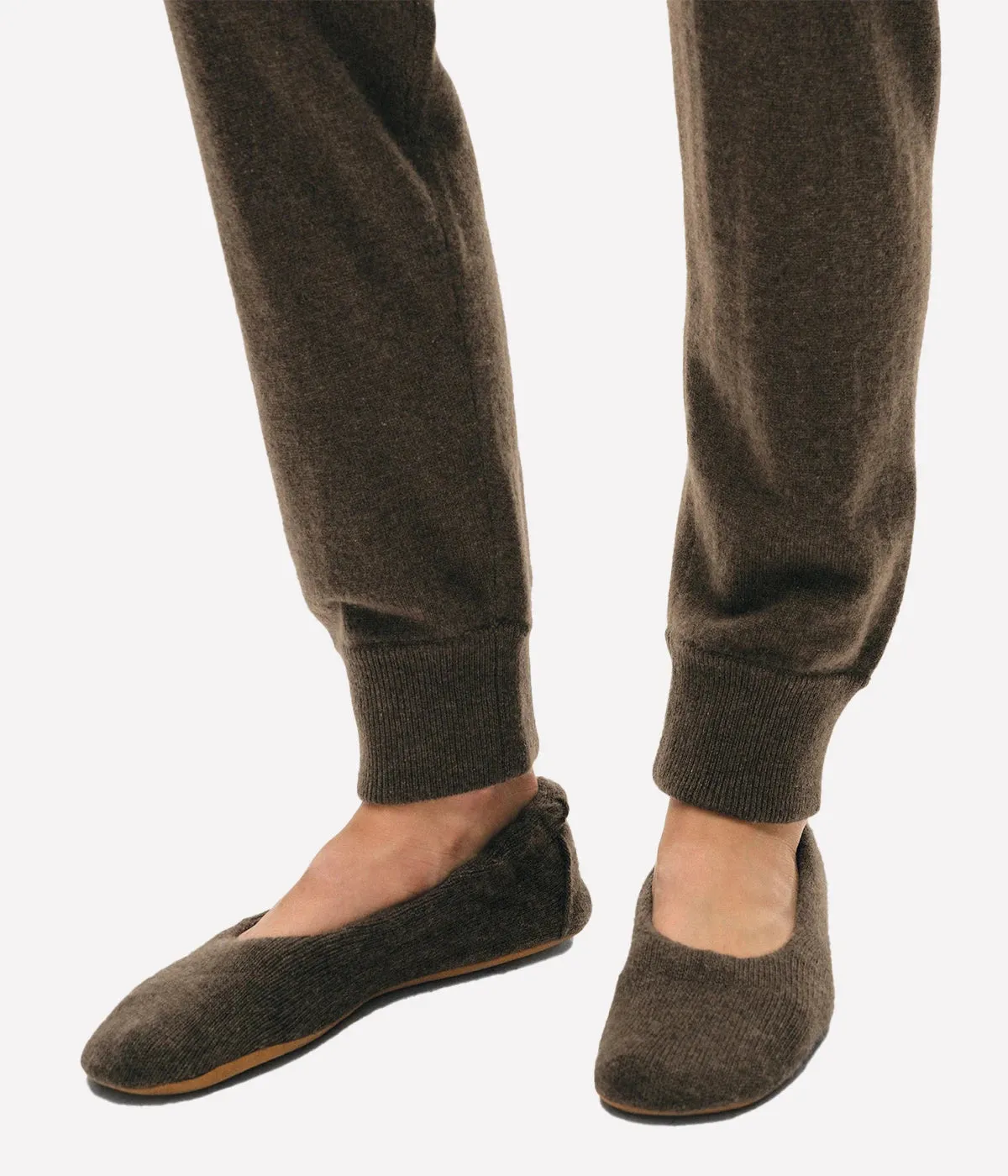 Cashmere Jogger in Russet Brown