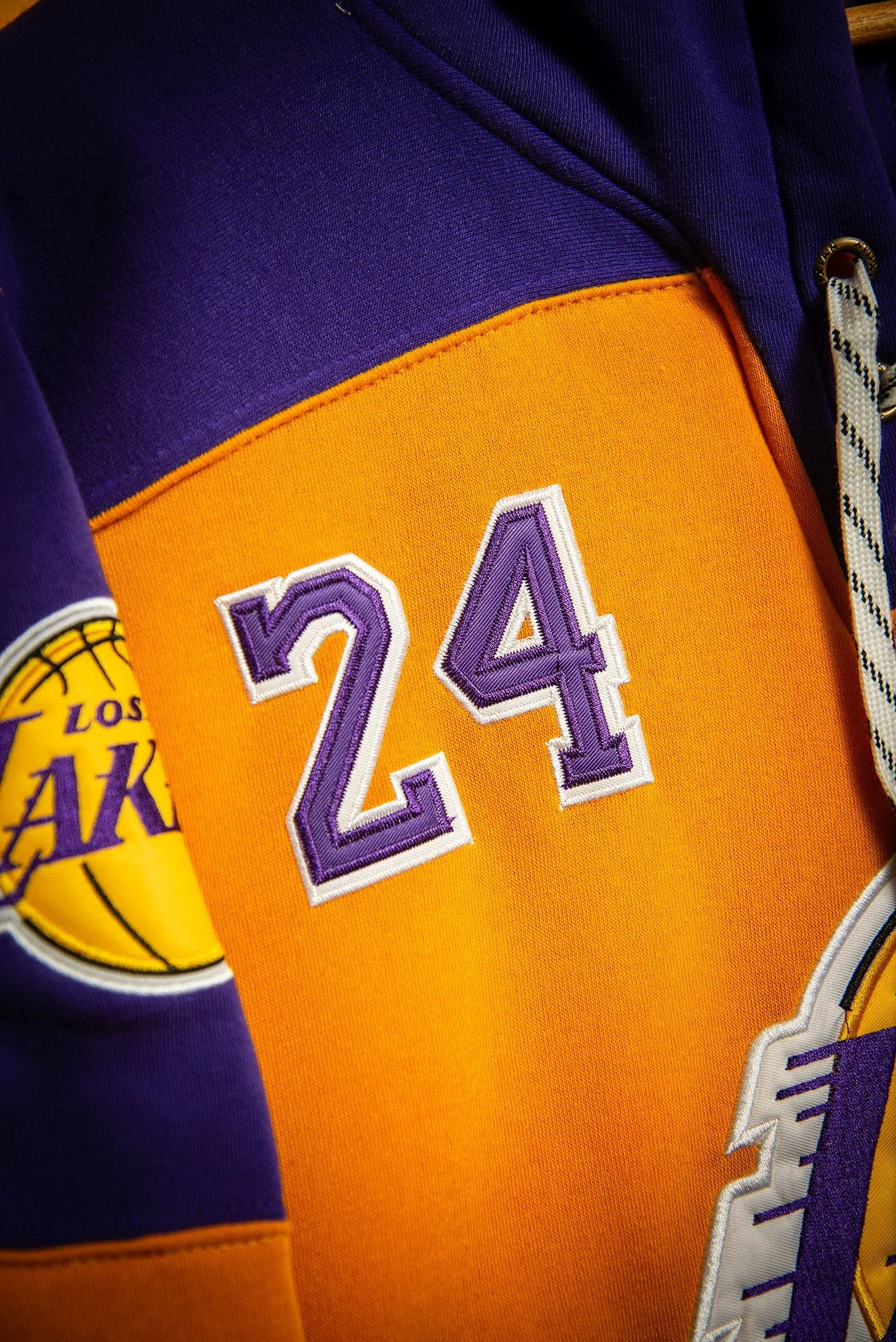 Los Angeles Lakers 24 Bryant Superior Lacer Pullover Hoodie