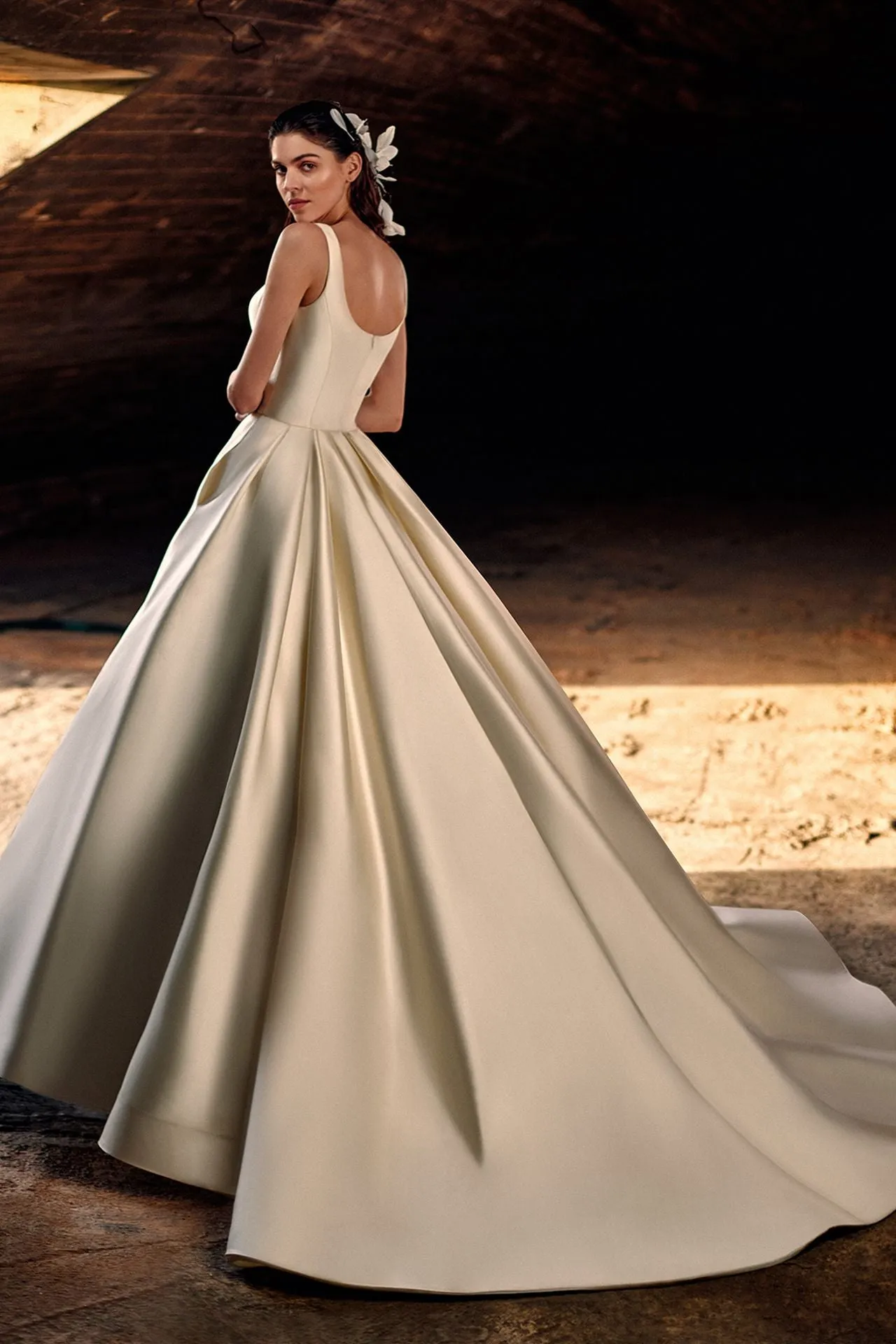 Minimalist Wedding Gown with Pockets