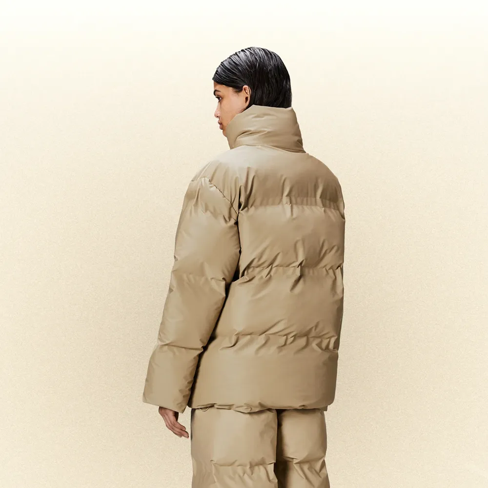RAINS - BATOR PUFFER JACKET SAND